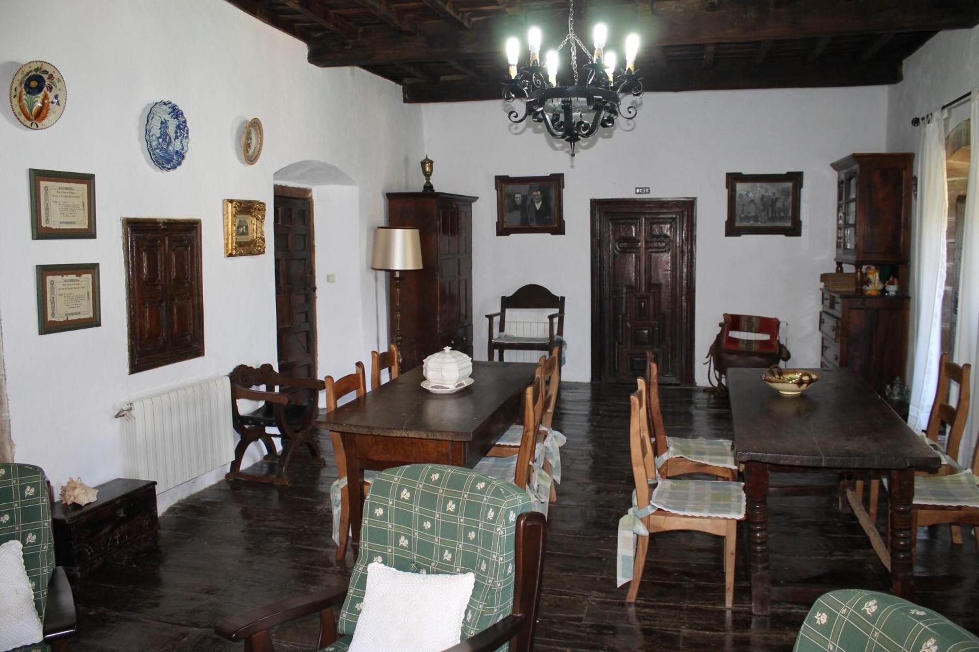 Casona De Trevino Guest House Cosgaya Exterior foto