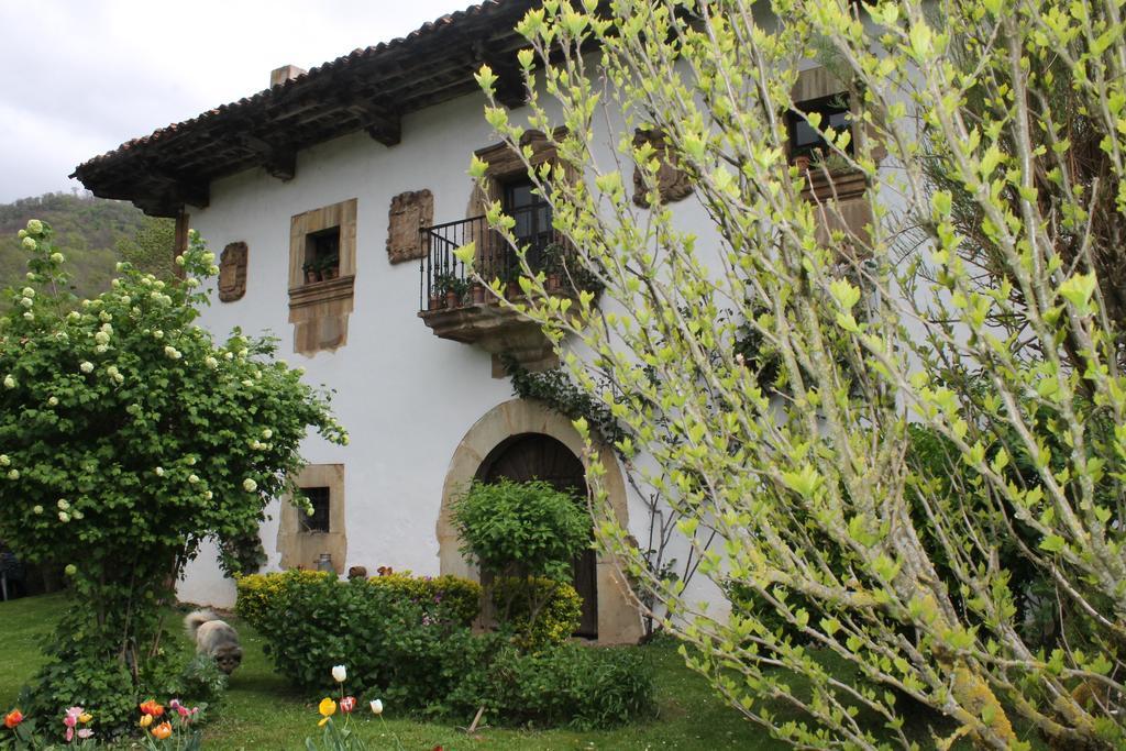 Casona De Trevino Guest House Cosgaya Exterior foto